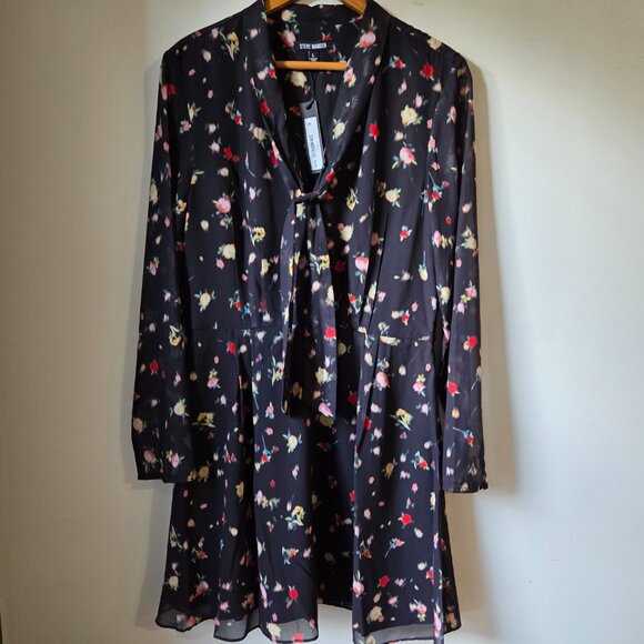 NWT STEVE MADDEN CALLISTA DRESS FLORAL BOW TIE V NECK SIZE LARGE - Picture 1 of 16